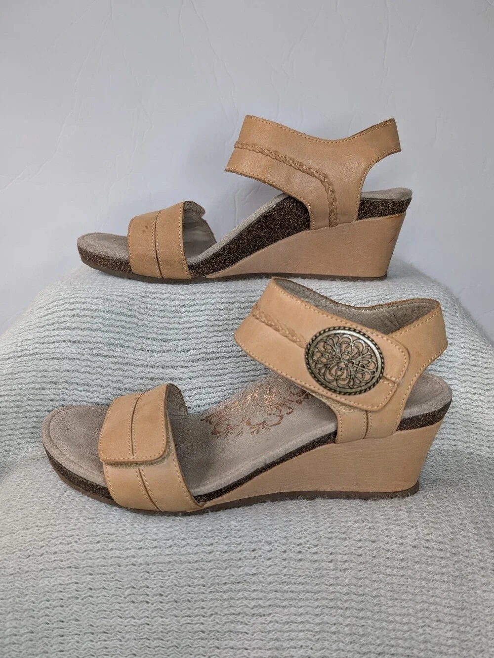 Aetrex Arielle Wedge Sandals Tan Women's 7